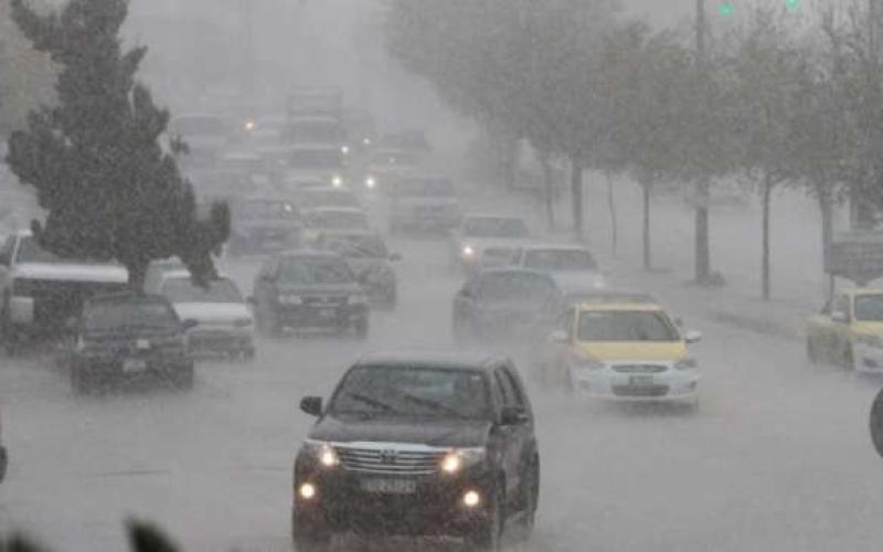 منخفض جوي يتمركز الى الغرب من قبرص يؤثر على المملكة الخميس