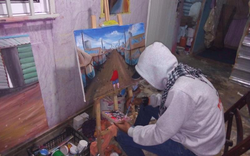 رغم اللجوء.. سوري يحيي المسرح داخل الزعتري