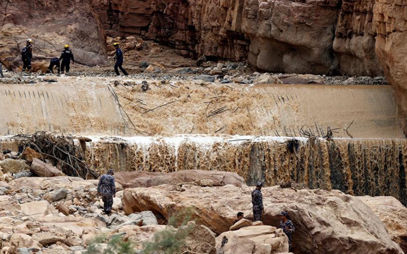 المياه تحذر من بدء تسييل مياه سد الملك طلال والوالة