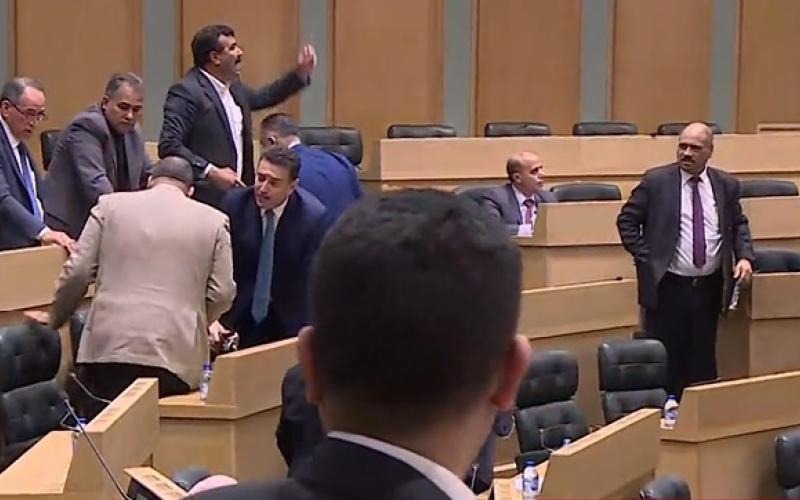 النواب يحملون الحكومة مسؤولية حماية المقدسات في القدس المحتلة