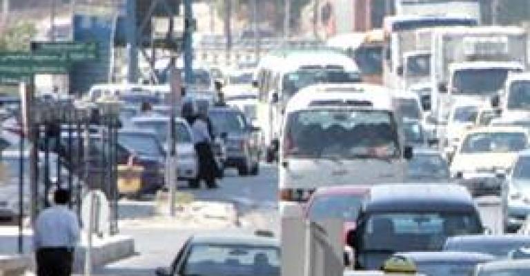 شارع الملكة رانيا يئن تحت وطأة ازمة السير