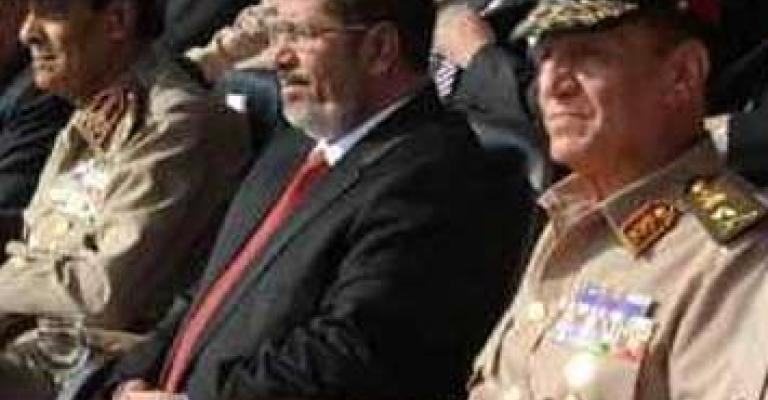 مرسي يحيل طنطاوي وعنان للتقاعد