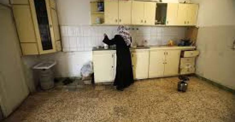 بحث توفير المساكن للاجئين السوريين في الكورة  