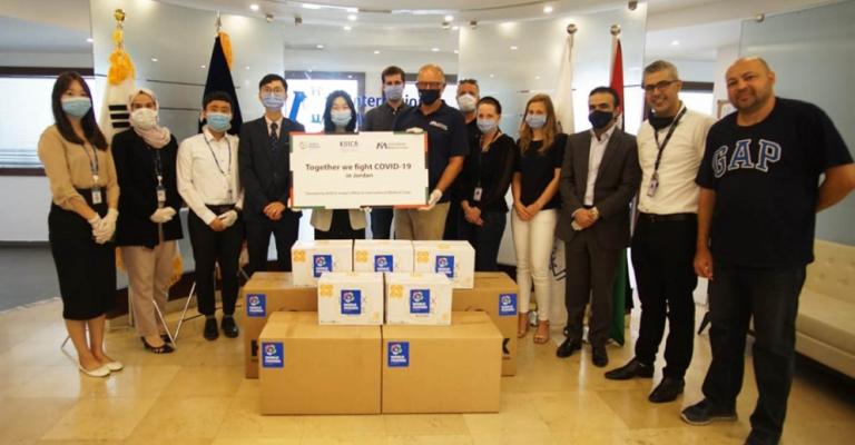 وكالة التعاون الدولي الكورية "كويكا" تتبرع بمعدات طبية لمخيمات اللجوء والمجتمعات المحلية في الأردن