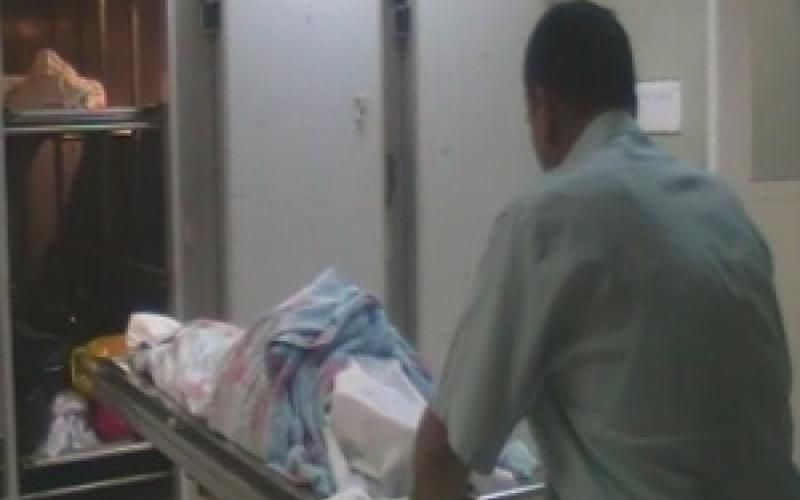 قصص من داخل ثلاجة الموتي في مستشفى الامير حمزة...فيديو