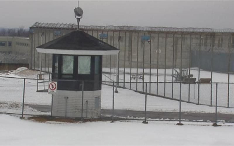 إندلاع أعمال شغب داخل أكبر السجون الكندية