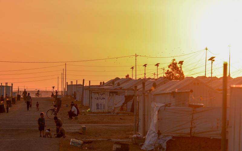 صورة أرشيفية لشارع في مخيم الزعتري للاجئين السوريين. (المفوضية السامية للأمم المتحدة لشؤون اللاجئين)