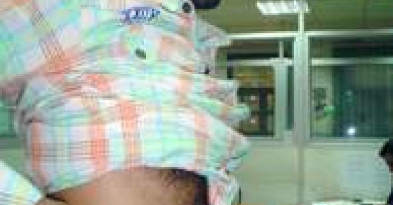 بالصوت شاب يقترض من بنك لشراء كلية