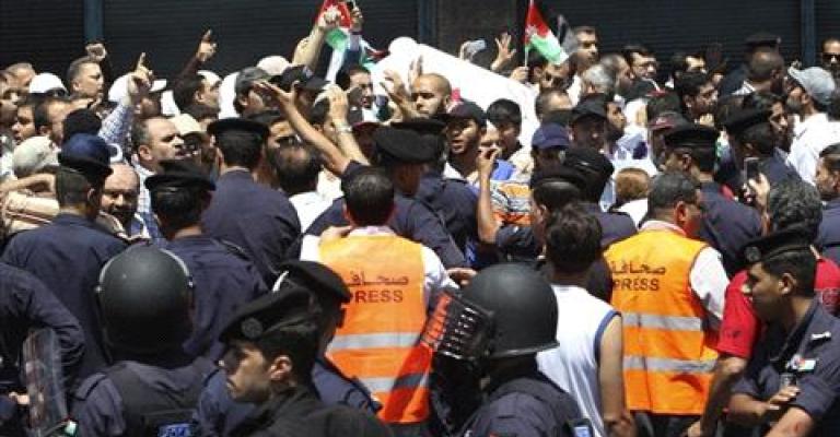 نقابة المحامين تطالب بلجان قضائية بديلا عن لجان الأمن نقابة المحامين تطالب بلجان قضائية بديلا عن لجان الأمن