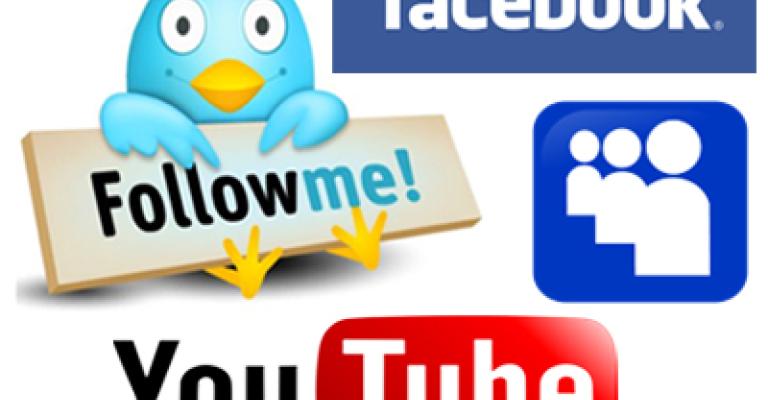 نشطاء يتلقون تدريبا حول تعزيز حقوق الإنسان عبر الاعلام الاجتماعي نشطاء يتلقون تدريبا حول تعزيز حقوق الإنسان عبر الاعلام الاجتماعي