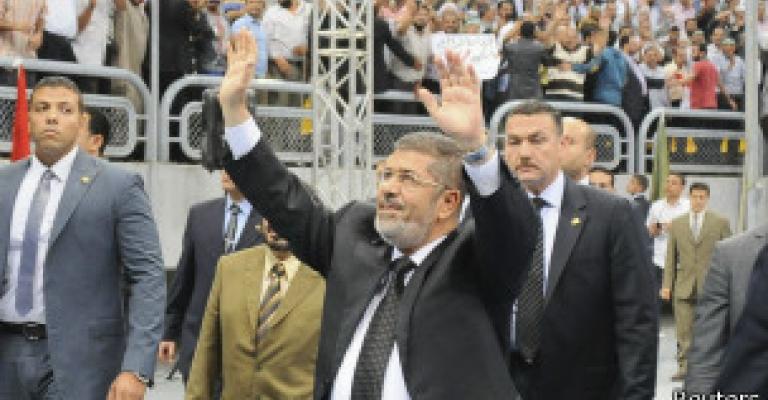 الرئيس المصري يعلن قطع علاقات بلاده مع سوريا الرئيس المصري يعلن قطع علاقات بلاده مع سوريا