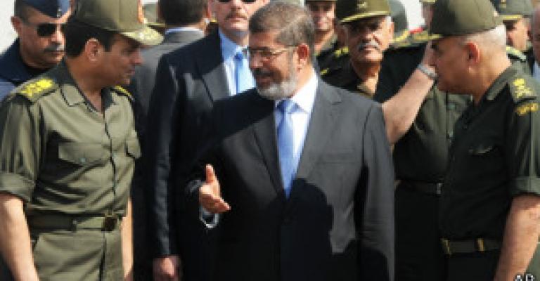 الأزمة في مصر: مقتل 16 شخصا في تجدد الاشتباكات في محيط جامعة القاهرة