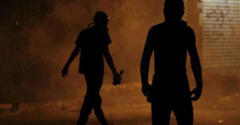 الأزمة في البحرين: الملك حمد يأمر بسرعة تنفيذ توصيات البرلمان بشأن "مواجهة الإرهاب" الأزمة في البحرين: الملك حمد يأمر بسرعة تنفيذ توصيات البرلمان بشأن "مواجهة الإرهاب"