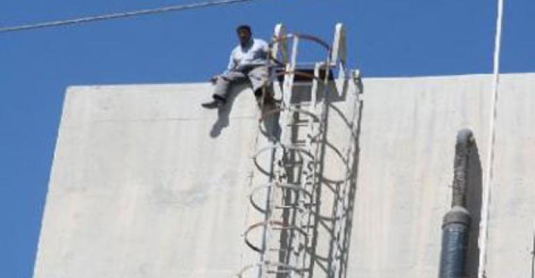 العقبة: 4 متعطلين يهددون بالانتحار للمطالبة بوظائف