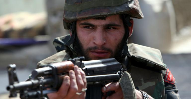 سورية: رجال عشائر يثورون على "الدولة الإسلامية" بدير الزور