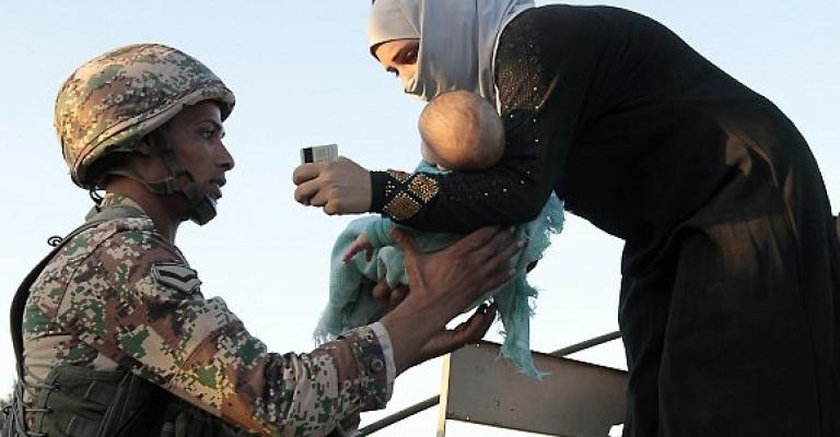 حرس الحدود تستقبل 125 لاجئاً سورياً
