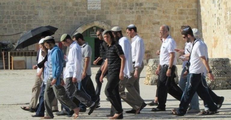 تجدد اقتحام الأقصى عبر باب المغاربة تجدد اقتحام الأقصى عبر باب المغاربة