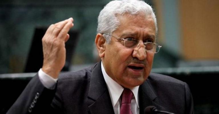 الحكومة تنظر في رفع الحد الأدني للأجور قريباً