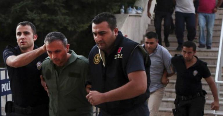 تركيا.. توقيف 6 آلاف عسكري