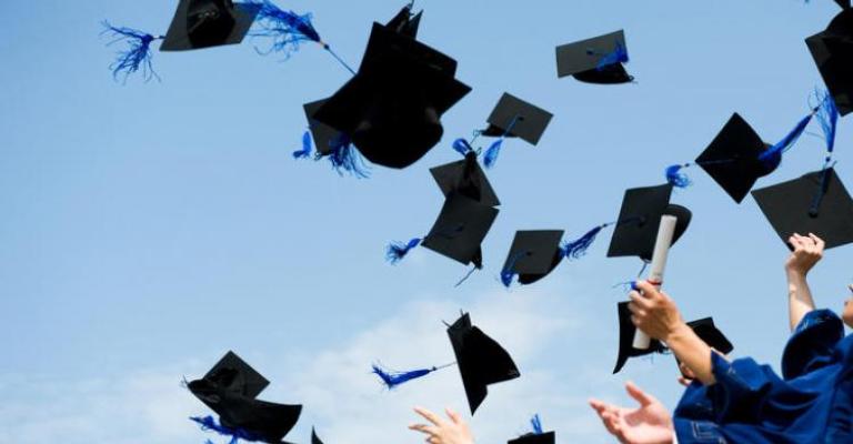 دراسة: 97% من الشركات تفضل توظيف حملة البكالوريوس دراسة: 97% من الشركات تفضل توظيف حملة البكالوريوس