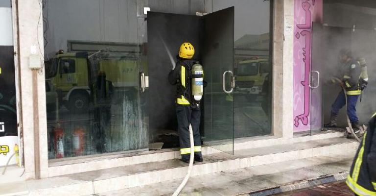 حريق في محل ألبسة في الزرقاء