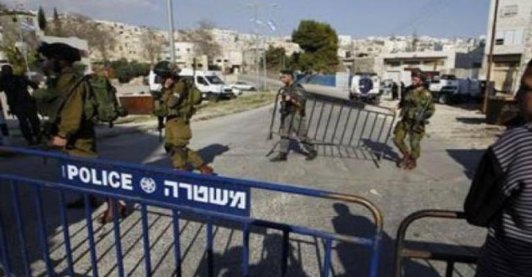 الاحتلال يعزل قطاع غزة والضفة الغربية بطوق أمني