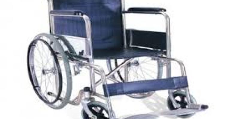 مئات من الكراسي المتحركة تصل إلى اللاجئين في الأردن مئات من الكراسي المتحركة تصل إلى اللاجئين في الأردن