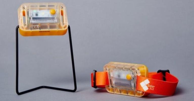 تصميم المصباح الشمسي الأرخص في العالم تصميم المصباح الشمسي الأرخص في العالم