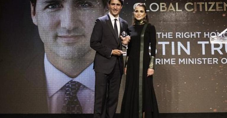 الملكة تشارك بتكريم رئيس الوزراء الكندي