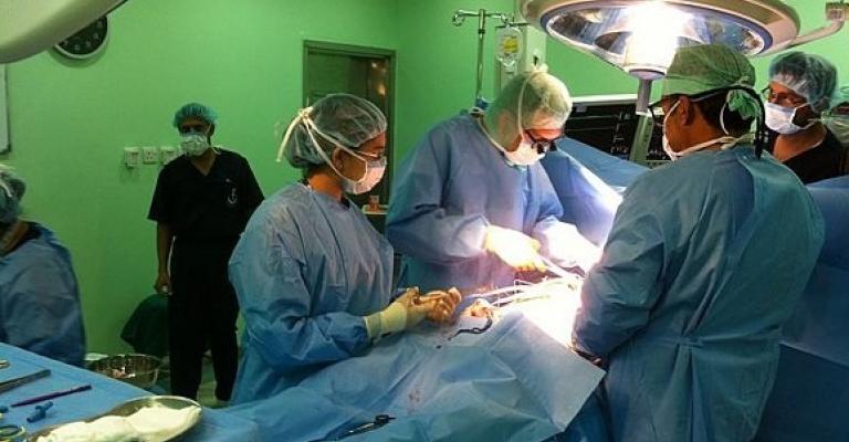 عملية قلب مفتوح "نوعية" بمركز الأميرة منى الحسين