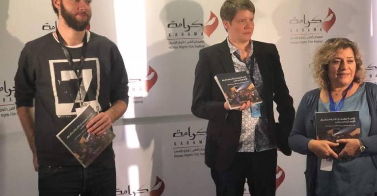 مهرجان كرامة يطلق كتاب " كيف تقيم مهرجان لأفلام حقوق الإنسان" بالعربي