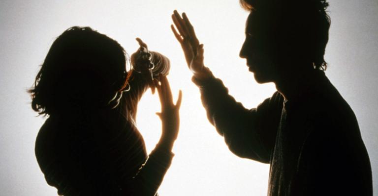 كورونا يؤجج العنف الأسري في مخيم الزعتري دراسة كشفت أن النساء اللواتي يعشن في مخيمات اللاجئين الأكثر تعرضاً للعنف