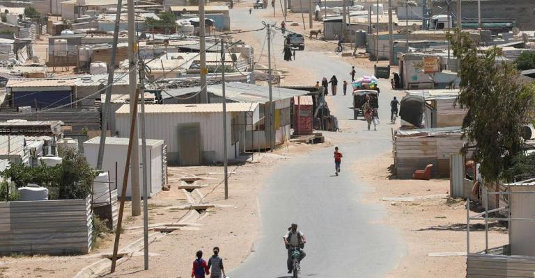 اللاجئين اللاجئين