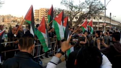 انتقال إحياء "24 آذار" إلى دوار فراس- صور انتقال إحياء "24 آذار" إلى دوار فراس- صور