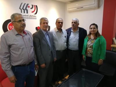 السائق في راديو البلد