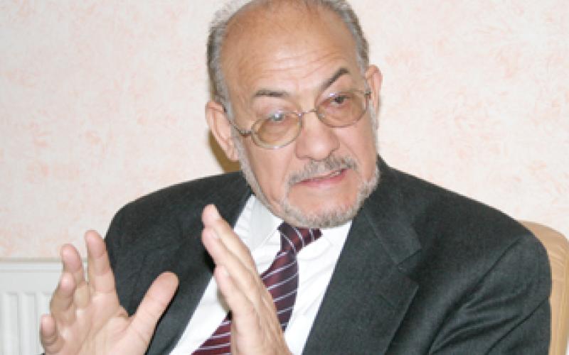 الذنيبات يدعو لرفع يد الحكومة عن المركز الإسلامي