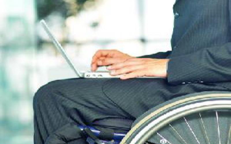 وزارات توقع على وثيقة التزام بمعايير برامج الإعاقات 