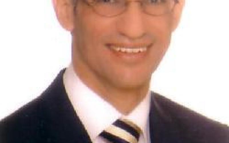 حزب دعاء يفصل رئيسه ابو بكر