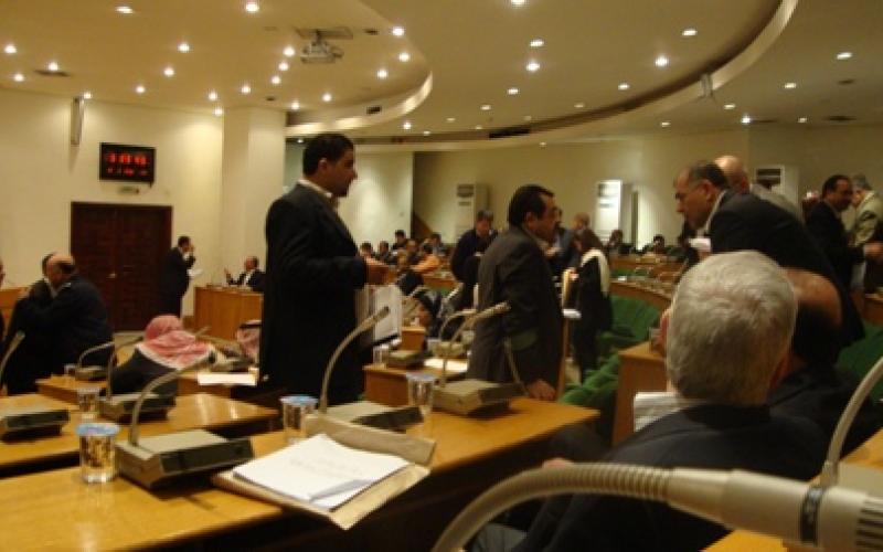 6 أعضاء يقدمون استقالتهم إلى أمين عمان 