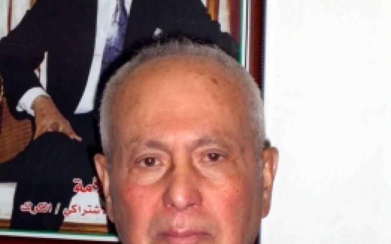 تيسير الحمصي يرفض اقتناء خلوي