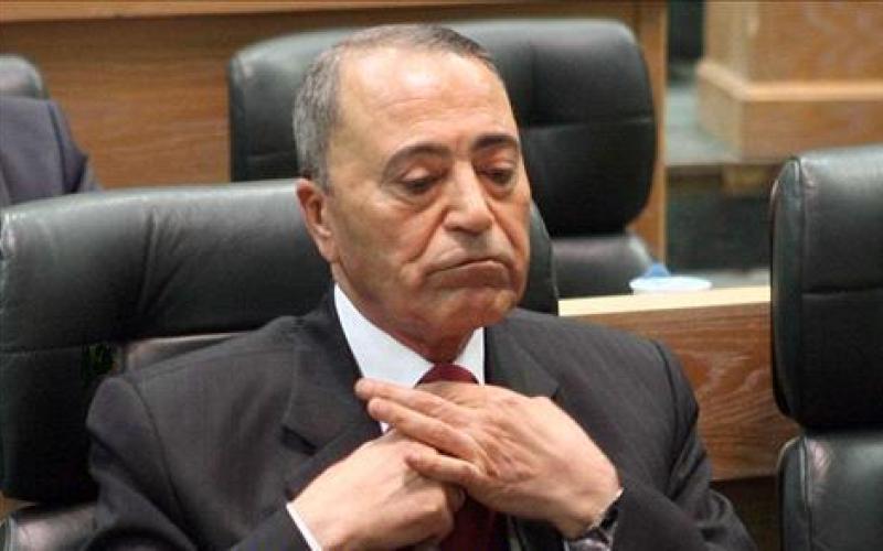 أنباء عن استقالة الحكومة والعدوان ينفي