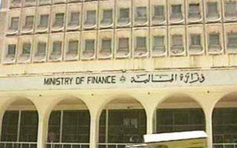 اقتصاديون: المطلوب حصر ملاحق الموازنة دستوريا لإنقاذ البلد