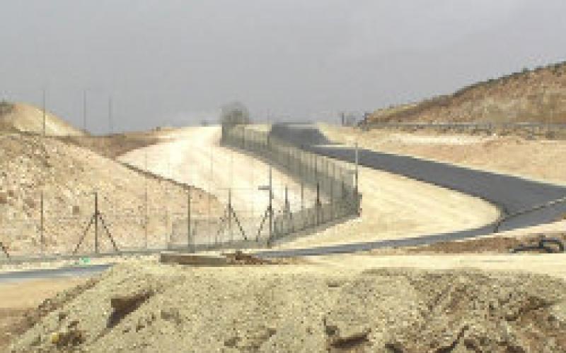 خوفا من أوضاع العراق: إسرائيل تبني سياجا مع الأردن