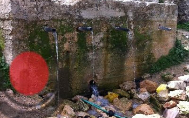 جفاف الينابيع يحكم على بلدة سوف بالعطش 