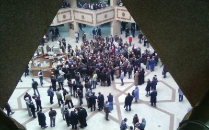 موظفو قصر العدل يعتصمون احتجاجا على التنقلات العقابية