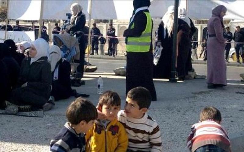 دخول فلسطينيي سورية إلى الأردن: الحكومة تمنع والسفارة تنفي 