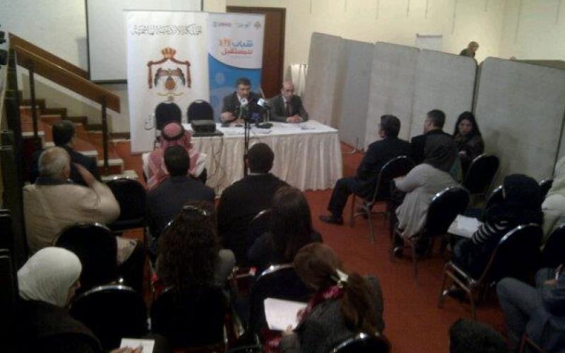 وزارة العمل توفر مواصلات مجانية للباحثين عن العمل 