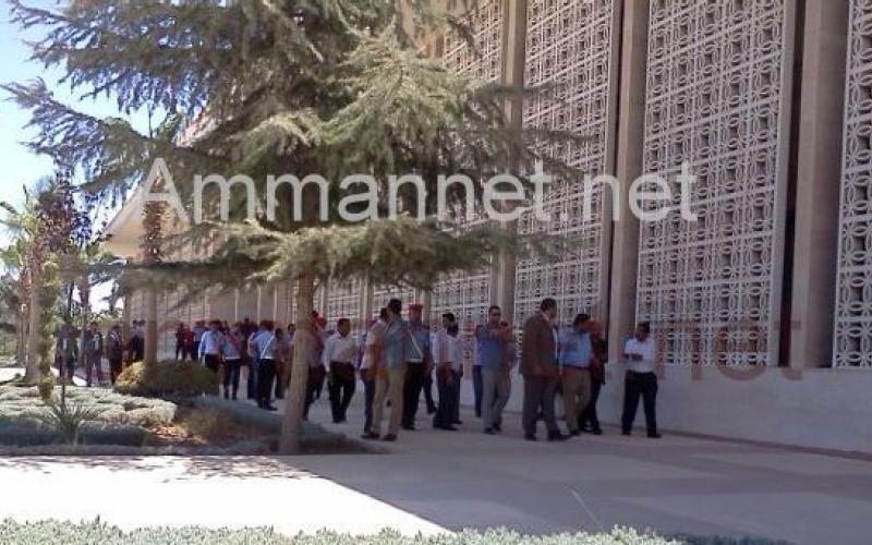 موظفو مجلس النواب يعتصمون رفضاً لآلية الهيكلة