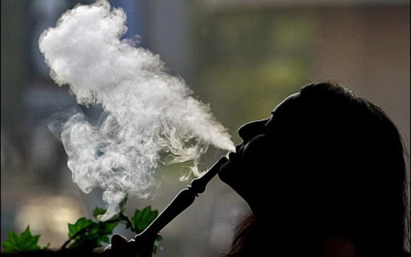 "الحسين للسرطان": تدخين الأرجيلة بالأماكن العامة ليس حرية شخصية