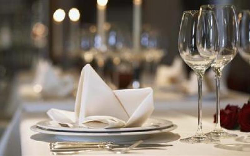 الداخلية تعمم بإغلاق المطاعم والمقاهي خلال النهار في رمضان